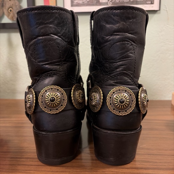 ⚡️Vintage Harley Davidson Concho Harness Ankle Boots⚡️ - Picture 6 of 8